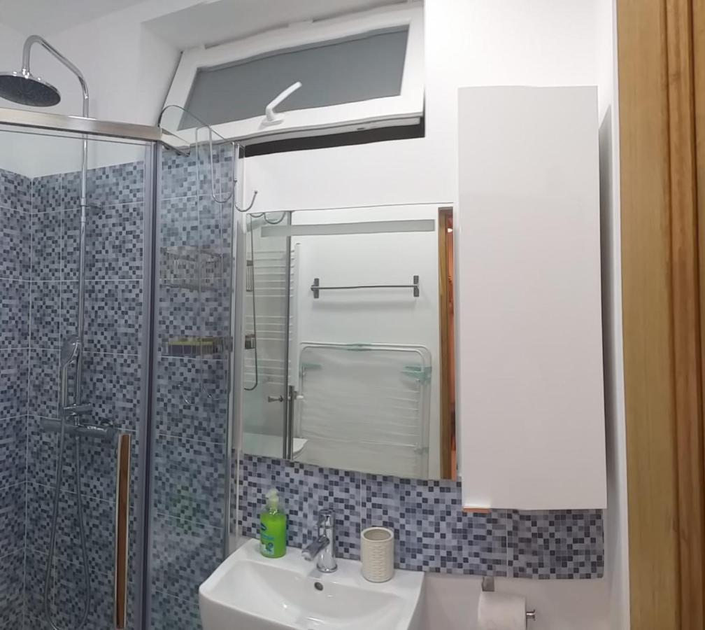 Nice Studio In Old Town Бухарест Экстерьер фото