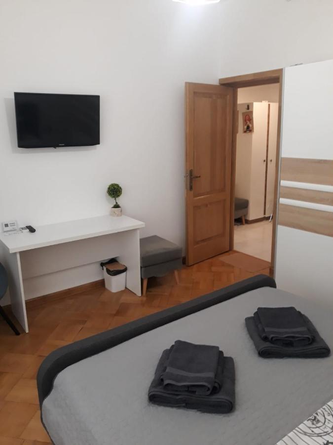 Nice Studio In Old Town Бухарест Экстерьер фото