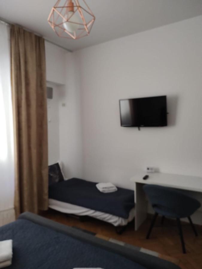 Nice Studio In Old Town Бухарест Экстерьер фото
