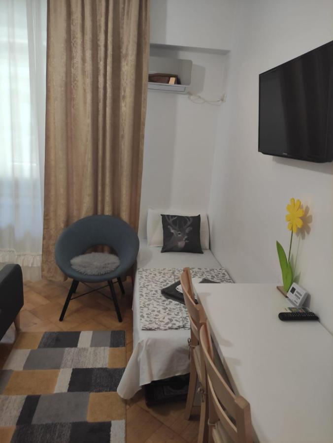 Nice Studio In Old Town Бухарест Экстерьер фото